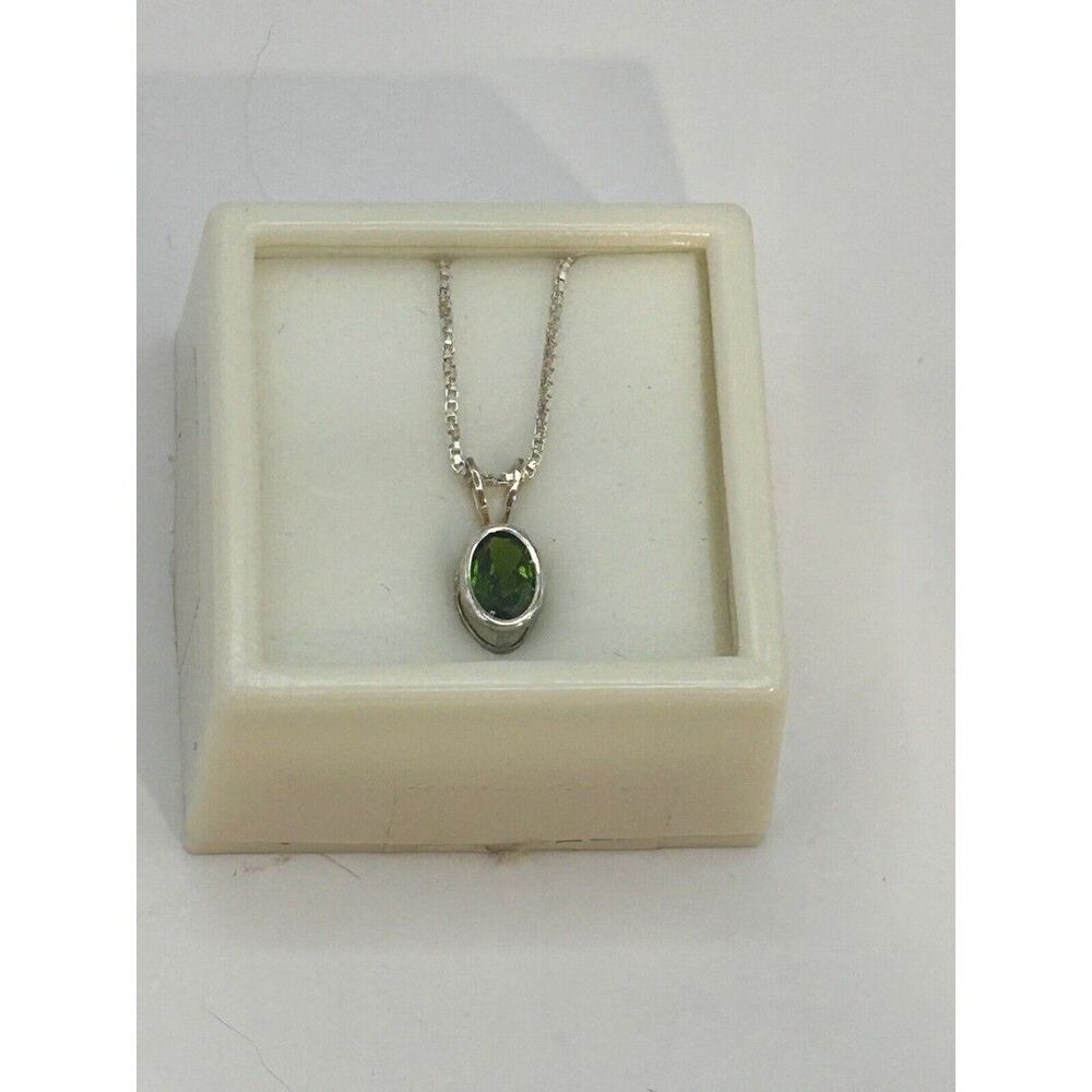 JTV .50CT 7X5mm oval chrome diopside pendant necklace NIB